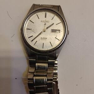 Seiko Silver and White Men's Watch